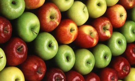 ایک سیب روزانہ کھانے کے ناقابل یقین فائدے
