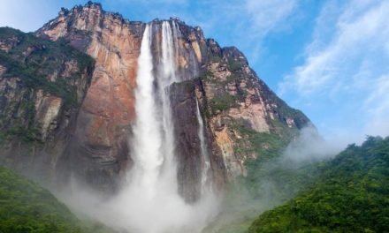 دنیا کی بلند ترین آبشار