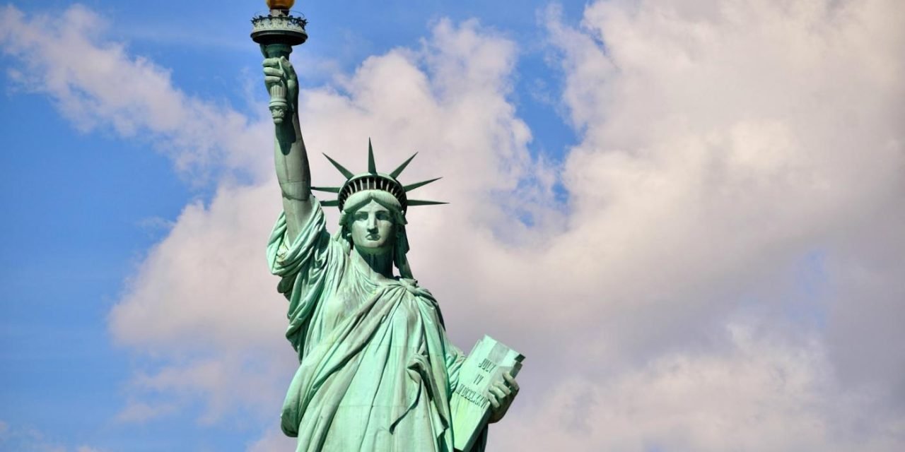 17 جون، جب مجسمۂ آزادی "نیویارک” لایا گیا